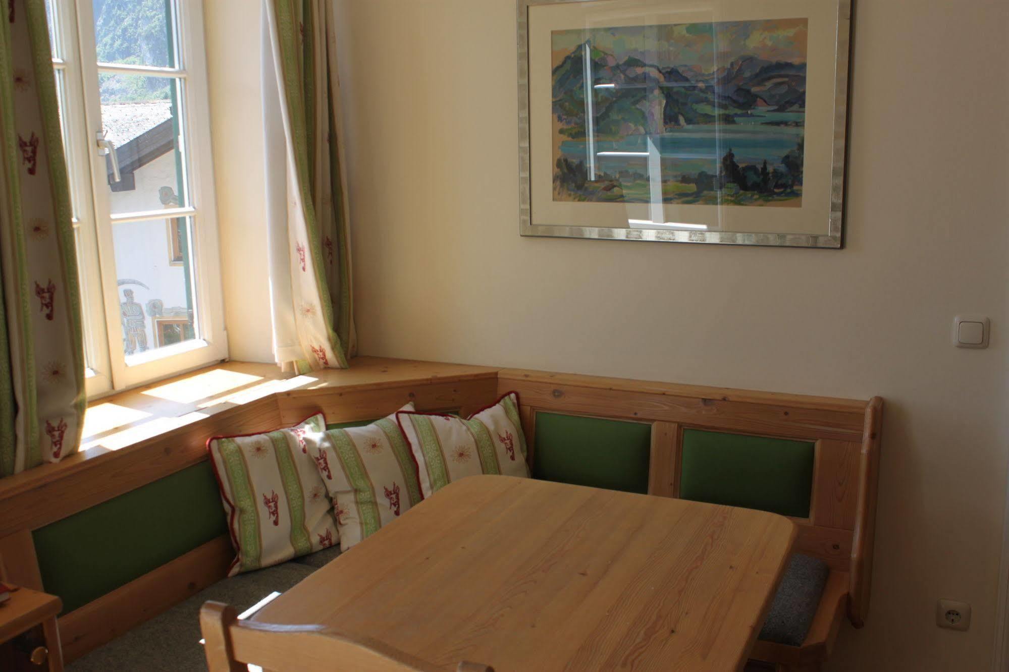 Hotel Gasthof Zur Post Санкт Гилген Екстериор снимка